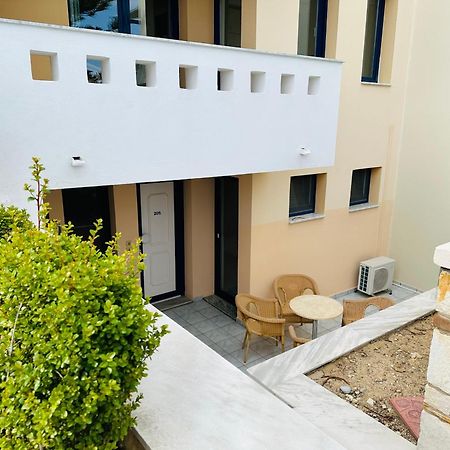 Sea Breeze Apartments Chios Monolia Екстериор снимка