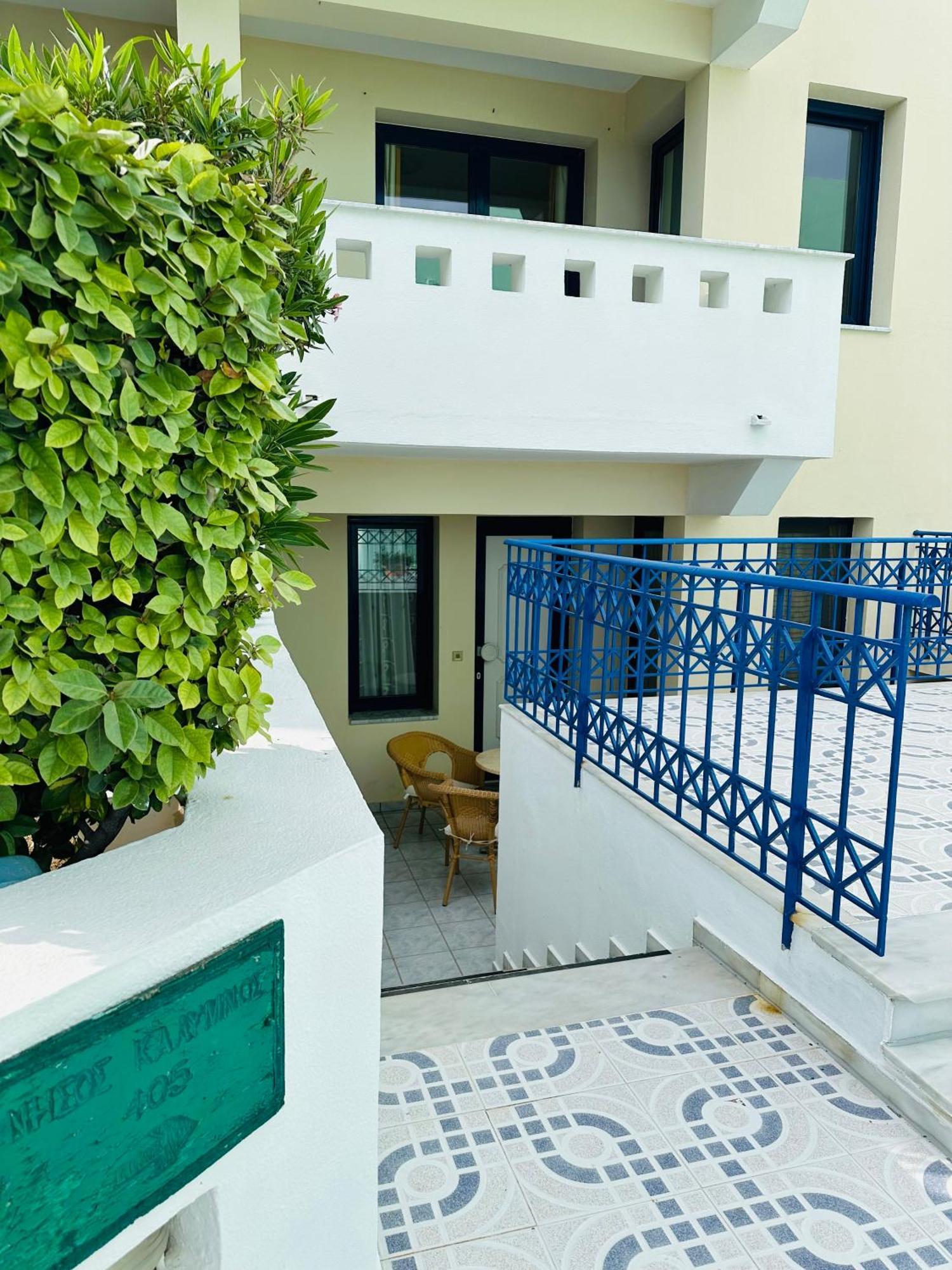 Sea Breeze Apartments Chios Monolia Екстериор снимка