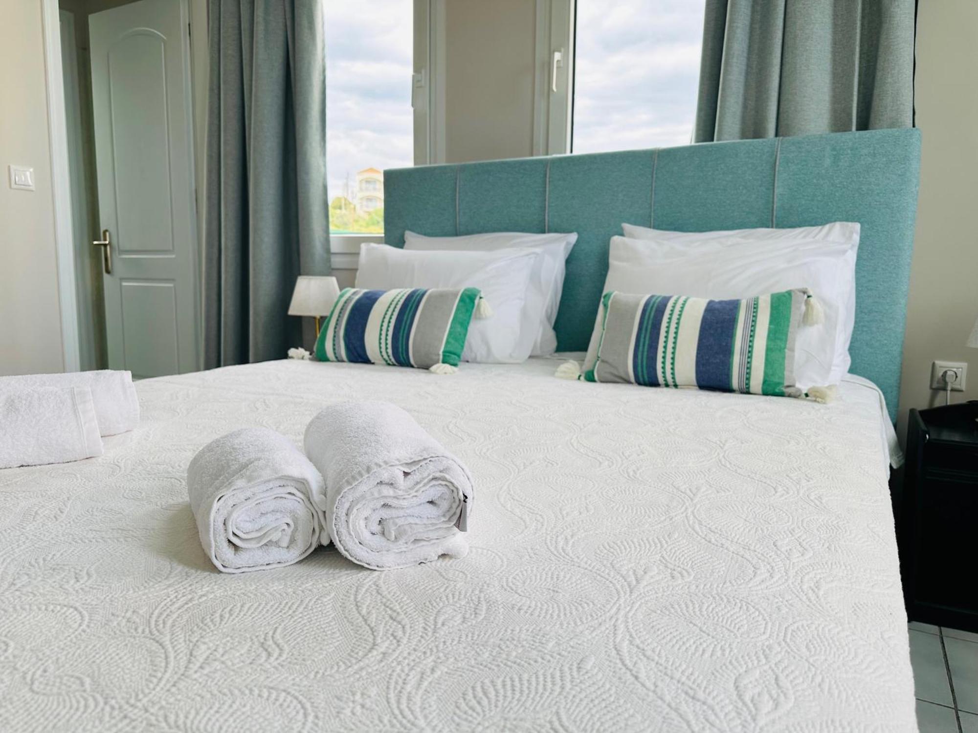 Sea Breeze Apartments Chios Monolia Екстериор снимка
