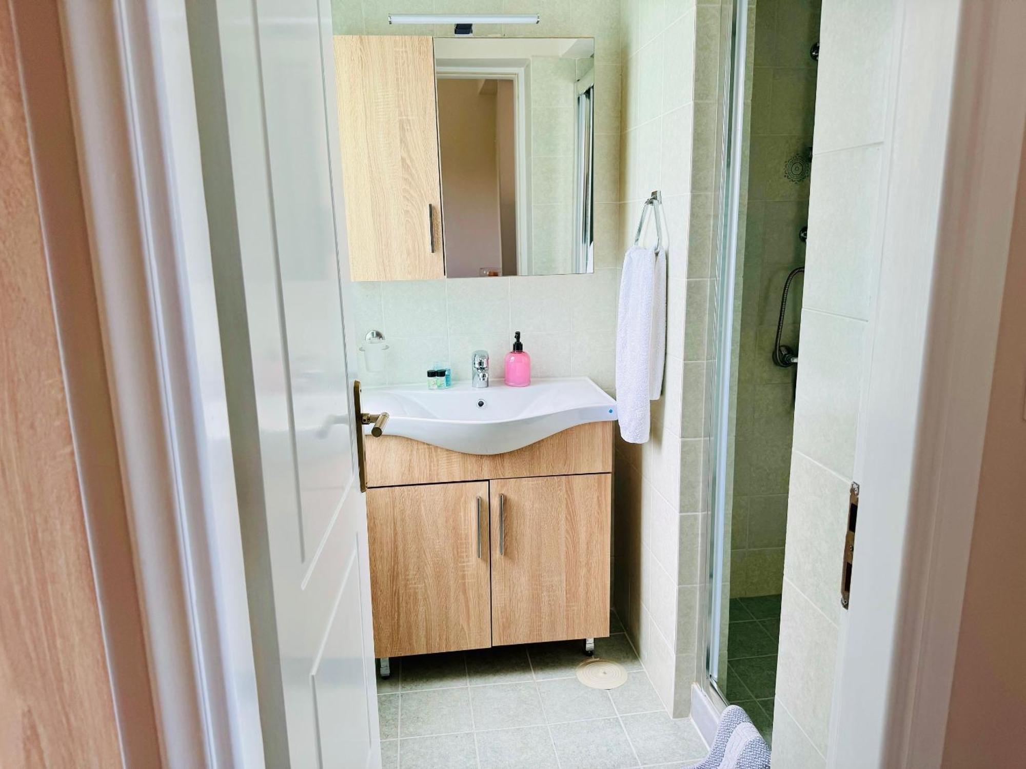 Sea Breeze Apartments Chios Monolia Екстериор снимка