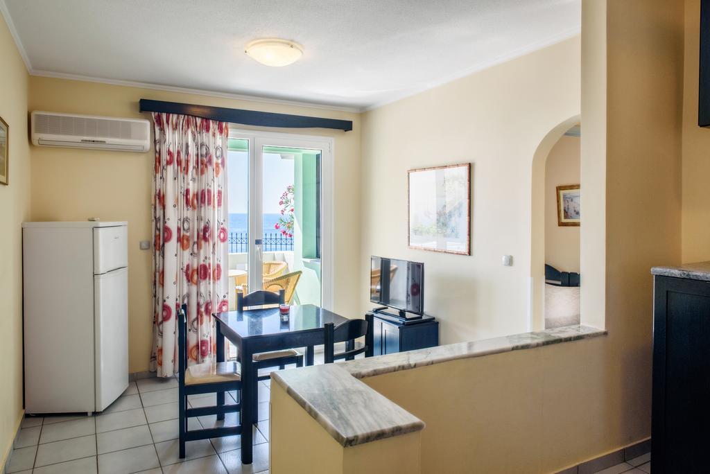 Sea Breeze Apartments Chios Monolia Екстериор снимка
