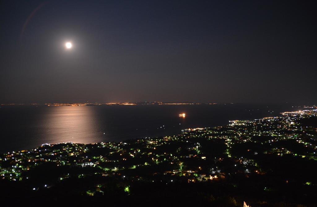 Sea Breeze Apartments Chios Monolia Екстериор снимка
