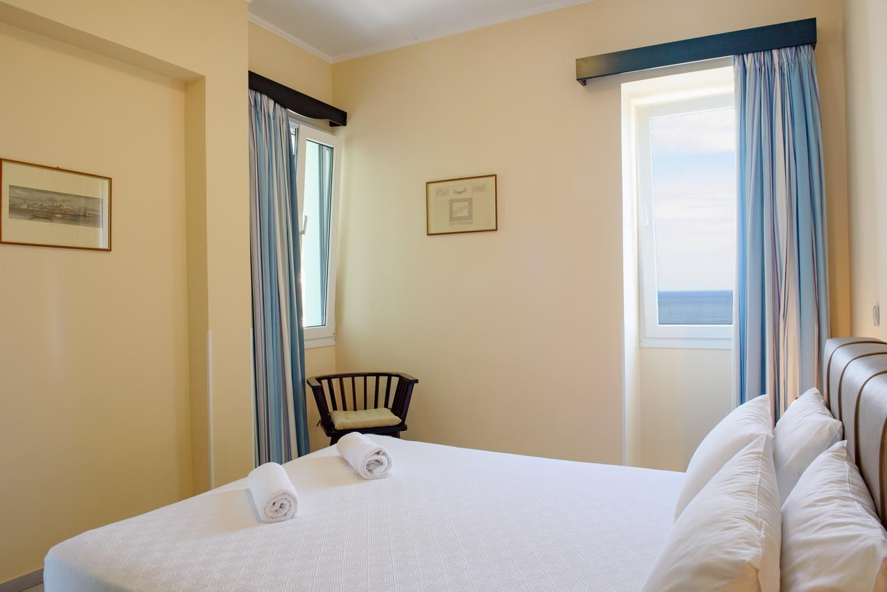 Sea Breeze Apartments Chios Monolia Екстериор снимка